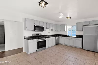 6709 N 51st Drive, Glendale, AZ 85301 - Photo 13