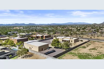 2617 W Desert Hills Drive, Phoenix, AZ 85086 - Photo 43