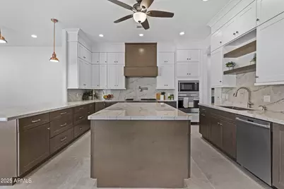 2617 W Desert Hills Drive, Phoenix, AZ 85086 - Photo 9