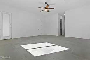 2617 W Desert Hills Dr, Phoenix, AZ 85086 - Photo 23