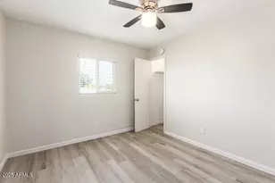 3406 E Pinchot Ave, Phoenix, AZ 85018 - Photo 17