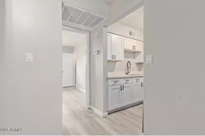 3406 E Pinchot Avenue #13, Phoenix, AZ 85018 - Photo 3