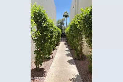 302 E Monte Vista Road #D4, Phoenix, AZ 85004 - Photo 5