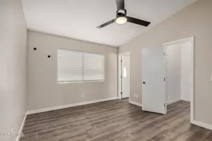 421 E Wickieup Ln, Phoenix, AZ 85024 - Photo 9