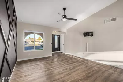 421 E Wickieup Lane, Phoenix, AZ 85024 - Photo 3