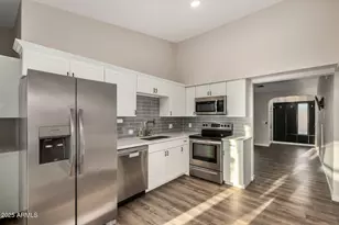 421 E Wickieup Ln, Phoenix, AZ 85024 - Photo 5