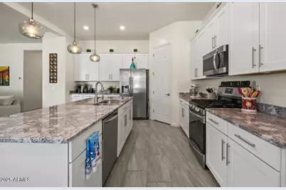 18562 W Thistle Landing Drive, Goodyear, AZ 85338 - Photo 11