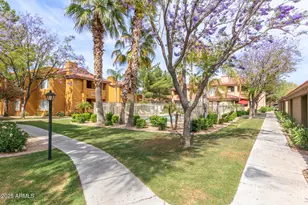 2929 W Yorkshire Dr, Phoenix, AZ 85027 - Photo 25