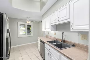 10105 W Highwood Ln, Sun City, AZ 85373 - Photo 11