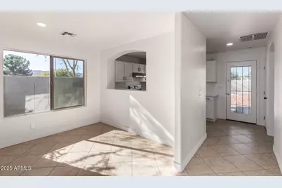 5926 S 16th Drive, Phoenix, AZ 85041 - Photo 11