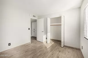 6946 W Merrell St, Phoenix, AZ 85033 - Photo 19