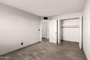 6946 W Merrell St, Phoenix, AZ 85033 - Photo 15