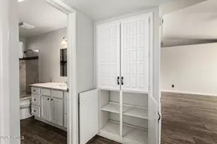 6946 W Merrell St, Phoenix, AZ 85033 - Photo 21