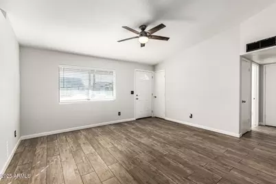 6946 W Merrell Street, Phoenix, AZ 85033 - Photo 7