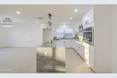 5014 N 69th Avenue, Glendale, AZ 85303 - Photo 11