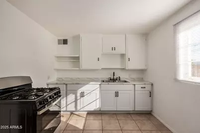 2009 E Clarendon Avenue, Phoenix, AZ 85016 - Photo 13