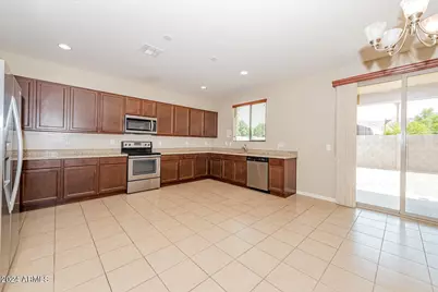 2729 E Dunbar Drive, Phoenix, AZ 85042 - Photo 9