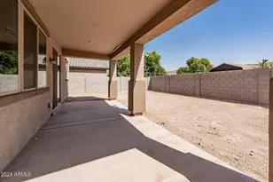 2729 E Dunbar Dr, Phoenix, AZ 85042 - Photo 27