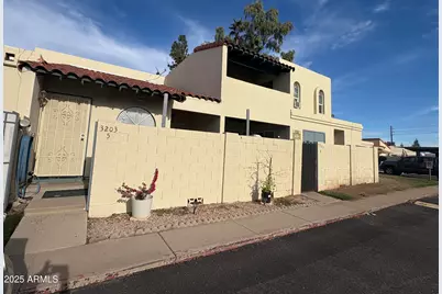 3203 W Loma Lane #5, Phoenix, AZ 85051 - Photo 1