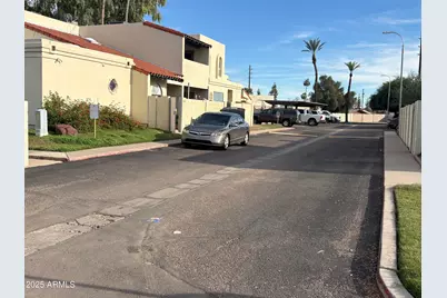 3203 W Loma Lane #5, Phoenix, AZ 85051 - Photo 3