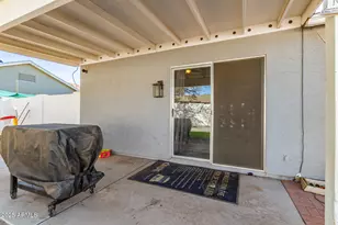 6826 W Crittenden Ln, Phoenix, AZ 85033 - Photo 21