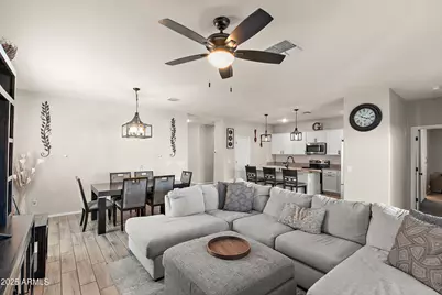 242 W Pacific Drive, Casa Grande, AZ 85122 - Photo 9