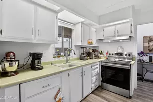 7300 N 51st Ave, Glendale, AZ 85301 - Photo 5