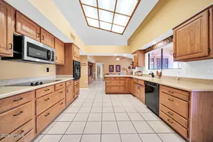 20631 N Stonegate Dr, Sun City West, AZ 85375 - Photo 25