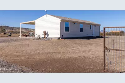 45409 W Luray Road, Wickenburg, AZ 85390 - Photo 3