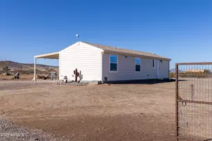 45409 W Luray Rd, Wickenburg, AZ 85390 - Photo 3