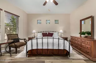 1836 E Desert Ln, Phoenix, AZ 85042 - Photo 23