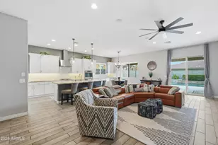 10249 W Hedge Hog Pl, Peoria, AZ 85383 - Photo 5