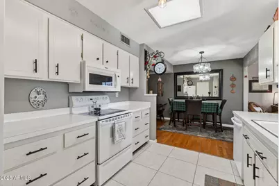 10001 W Burns Drive, Sun City, AZ 85351 - Photo 21