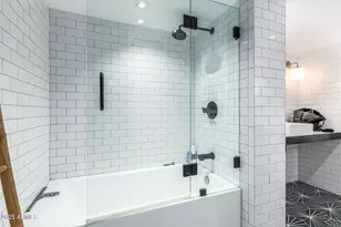 3263 E Camelback Rd, Phoenix, AZ 85018 - Photo 25