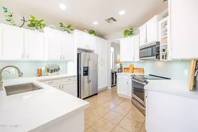 1550 W Saint Kateri Drive, Phoenix, AZ 85041 - Photo 3