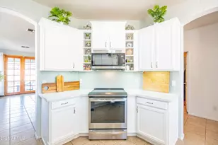 1550 W St Kateri Dr, Phoenix, AZ 85041 - Photo 5