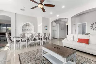 10625 W Harmony Ln, Peoria, AZ 85382 - Photo 9