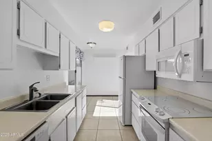 17211 N Pinion Ln, Sun City, AZ 85373 - Photo 11