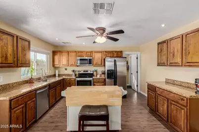 6925 W Sunnyslope Lane, Peoria, AZ 85345 - Photo 11