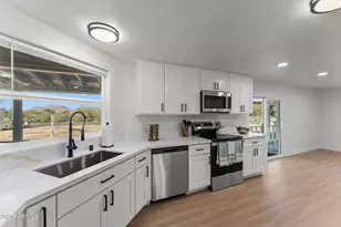 23865 W Coleman Dr, Congress, AZ 85332 - Photo 3