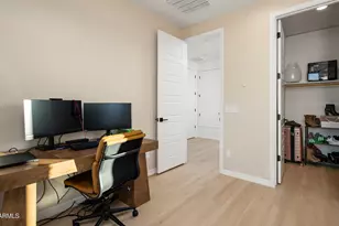 1933 W Kinfield Trail, Phoenix, AZ 85085 - Photo 29