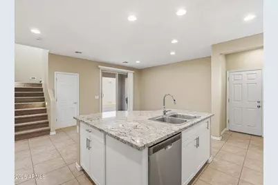 2251 S Osborn Lane, Gilbert, AZ 85295 - Photo 9