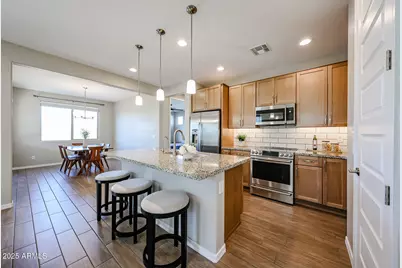 18062 W Amber Ridge Way, Goodyear, AZ 85338 - Photo 5