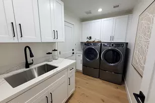 8989 N Gainey Center Dr, Scottsdale, AZ 85258 - Photo 29