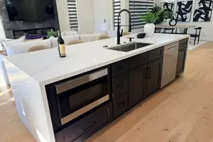 8989 N Gainey Center Dr, Scottsdale, AZ 85258 - Photo 27