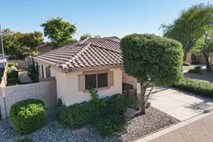 2323 E Peach Tree Dr, Chandler, AZ 85249 - Photo 43