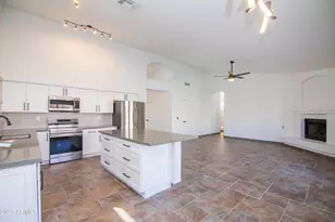 11532 W Clover Way, Avondale, AZ 85392 - Photo 11