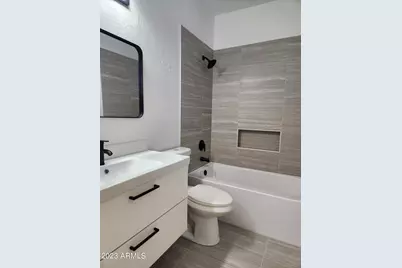 11532 W Clover Way, Avondale, AZ 85392 - Photo 9