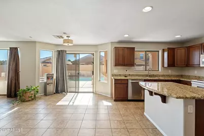 2527 W Tamarisk Avenue, Phoenix, AZ 85041 - Photo 5