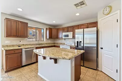 2527 W Tamarisk Avenue, Phoenix, AZ 85041 - Photo 7